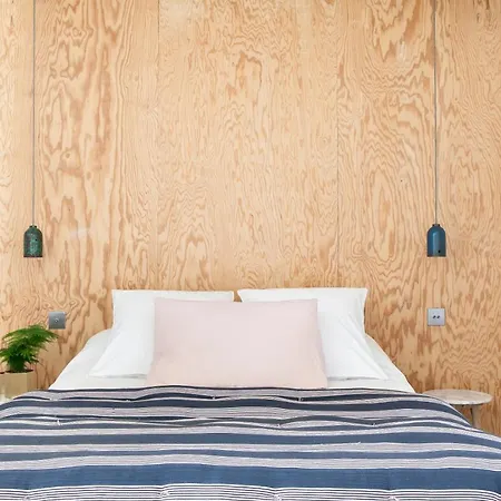Henriette 3* Paris