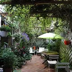 Henriette Hotel 3*