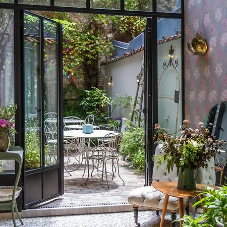 Henriette Otel Paris